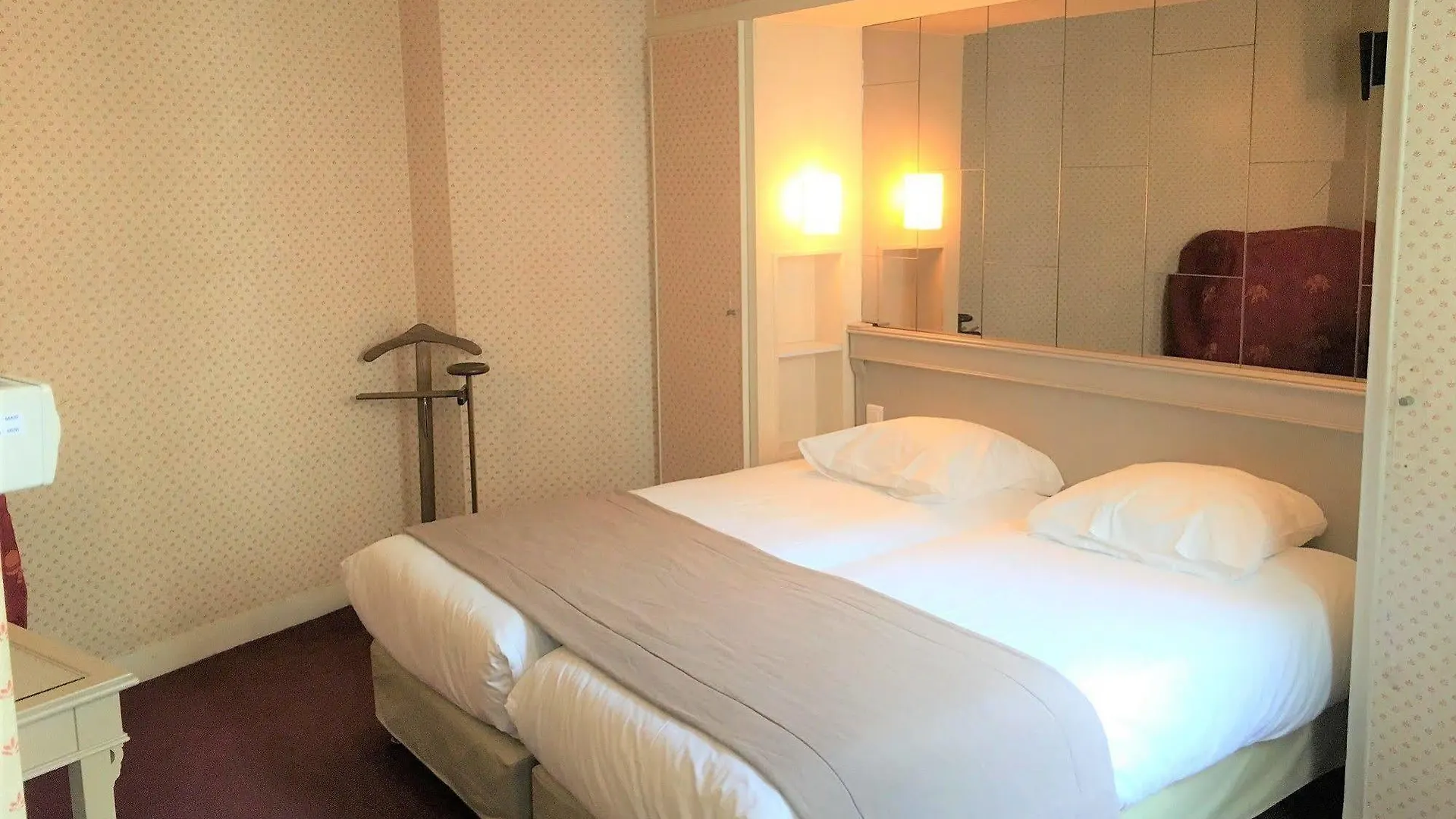 Hotel Eiffel Kensington Párizs